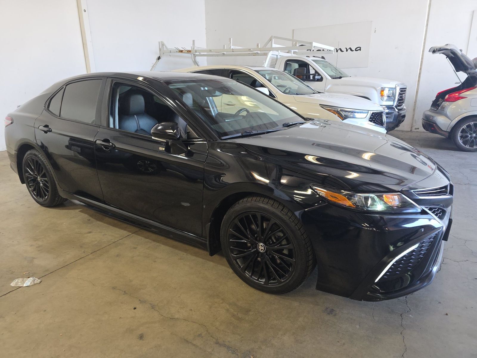 2022 Toyota Camry SE Nightshade FWD