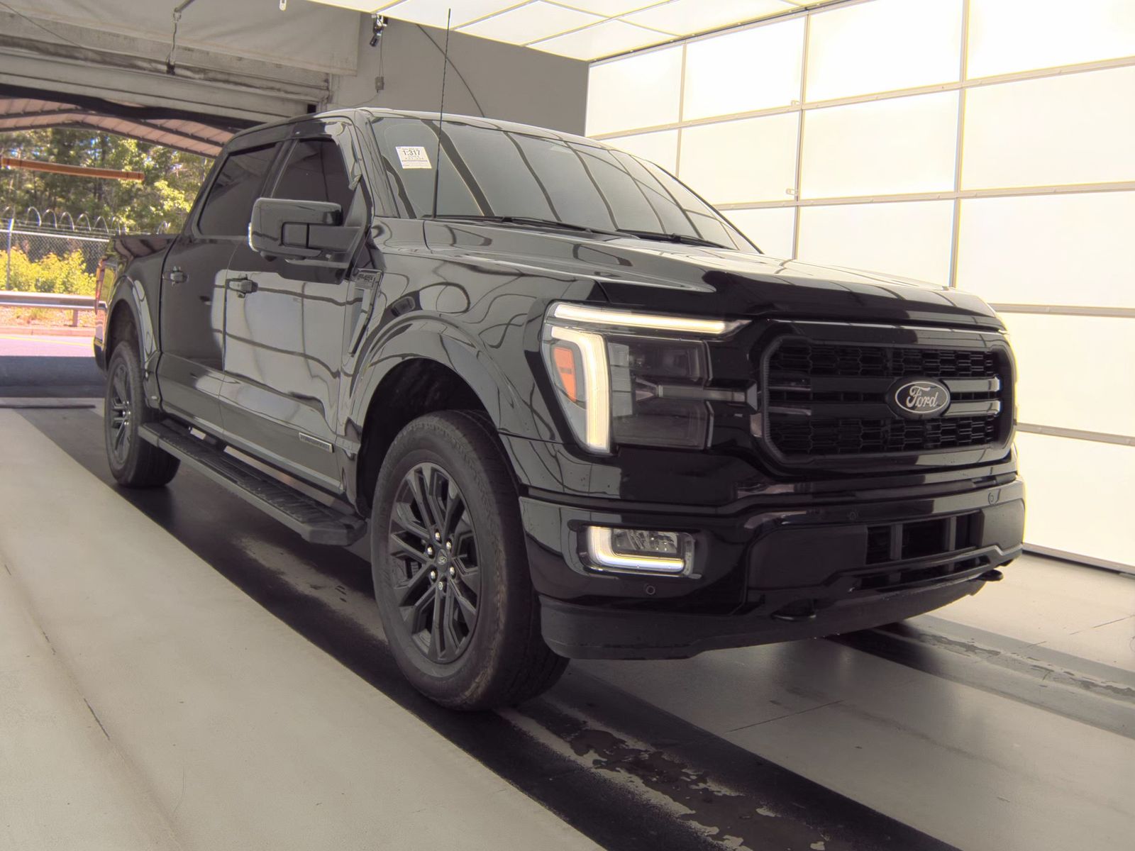 2024 Ford F-150 Hybrid Lariat AWD