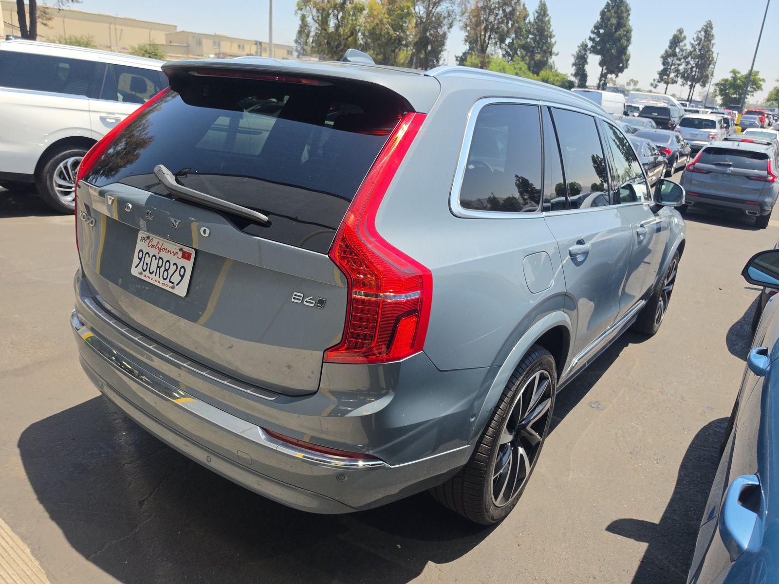 2023 Volvo XC90 B6 Plus AWD