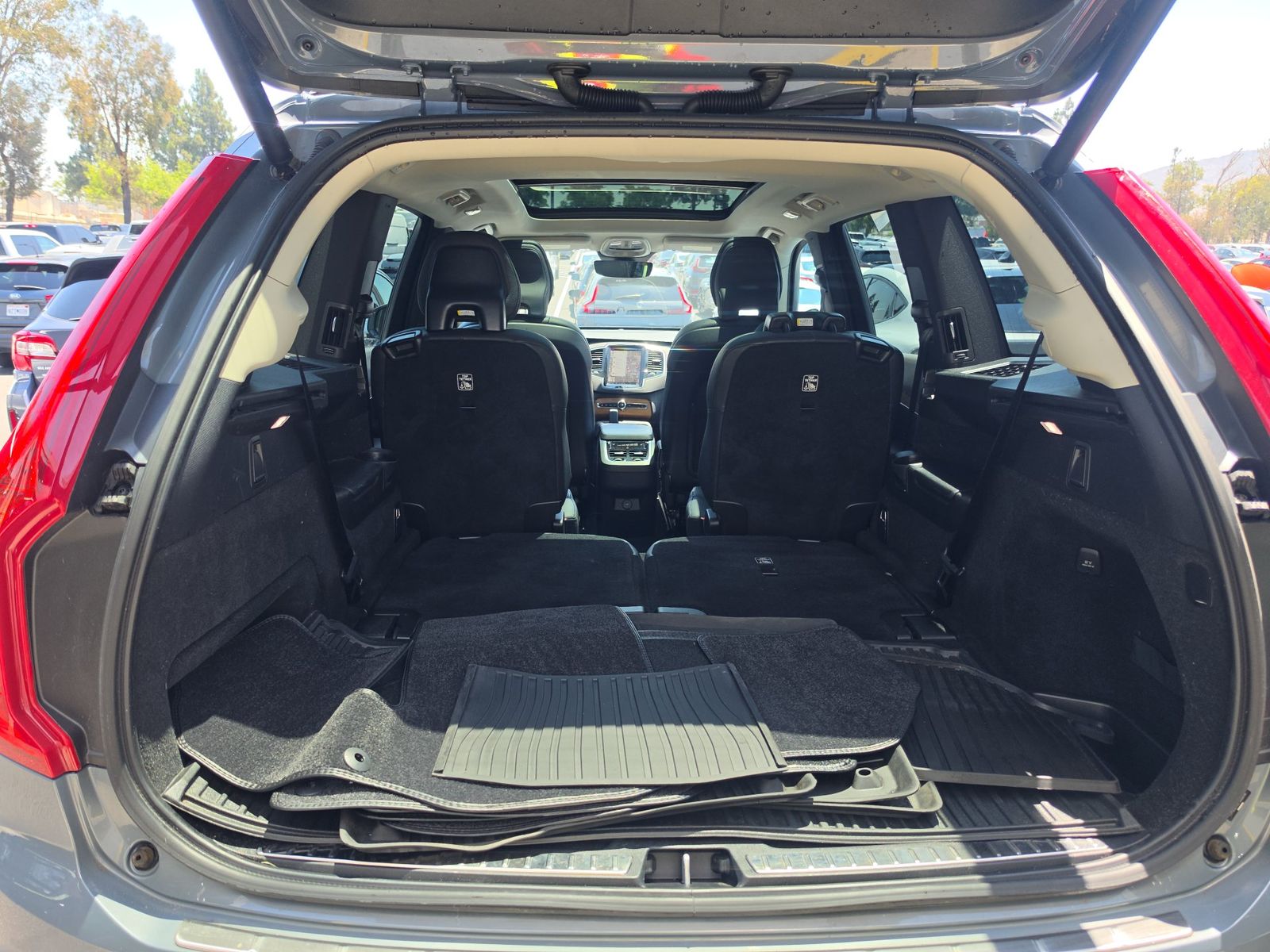 2023 Volvo XC90 B6 Plus AWD