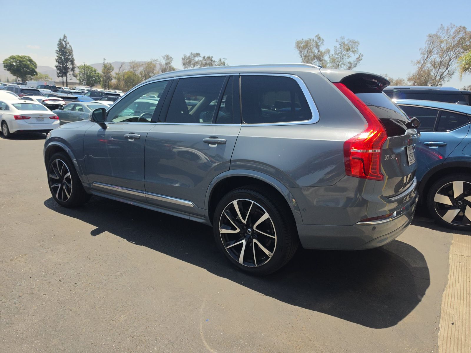 2023 Volvo XC90 B6 Plus AWD