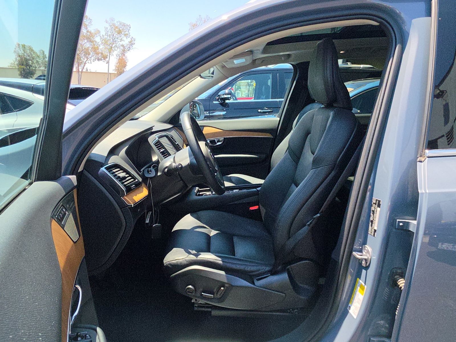 2023 Volvo XC90 B6 Plus AWD