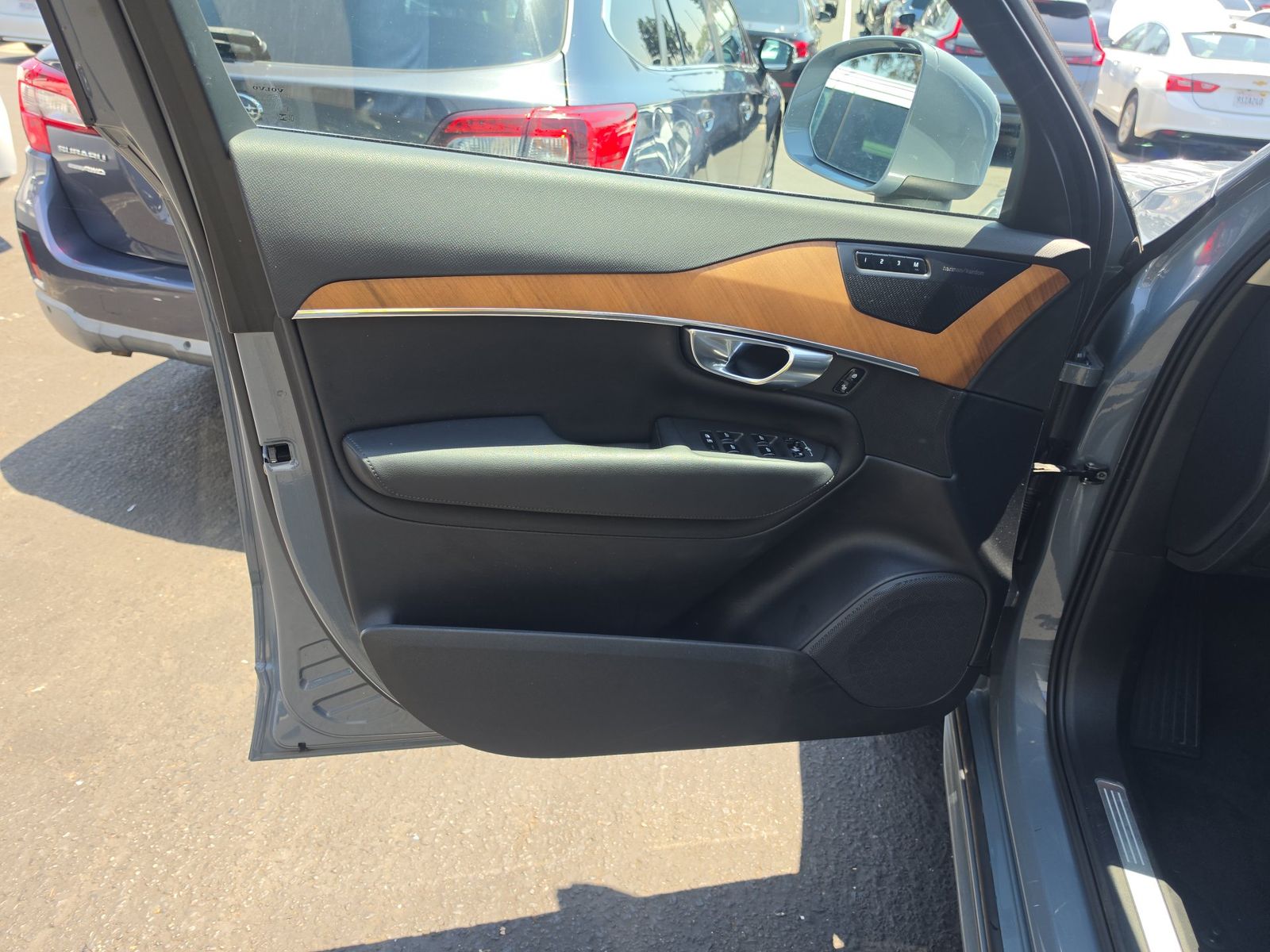 2023 Volvo XC90 B6 Plus AWD