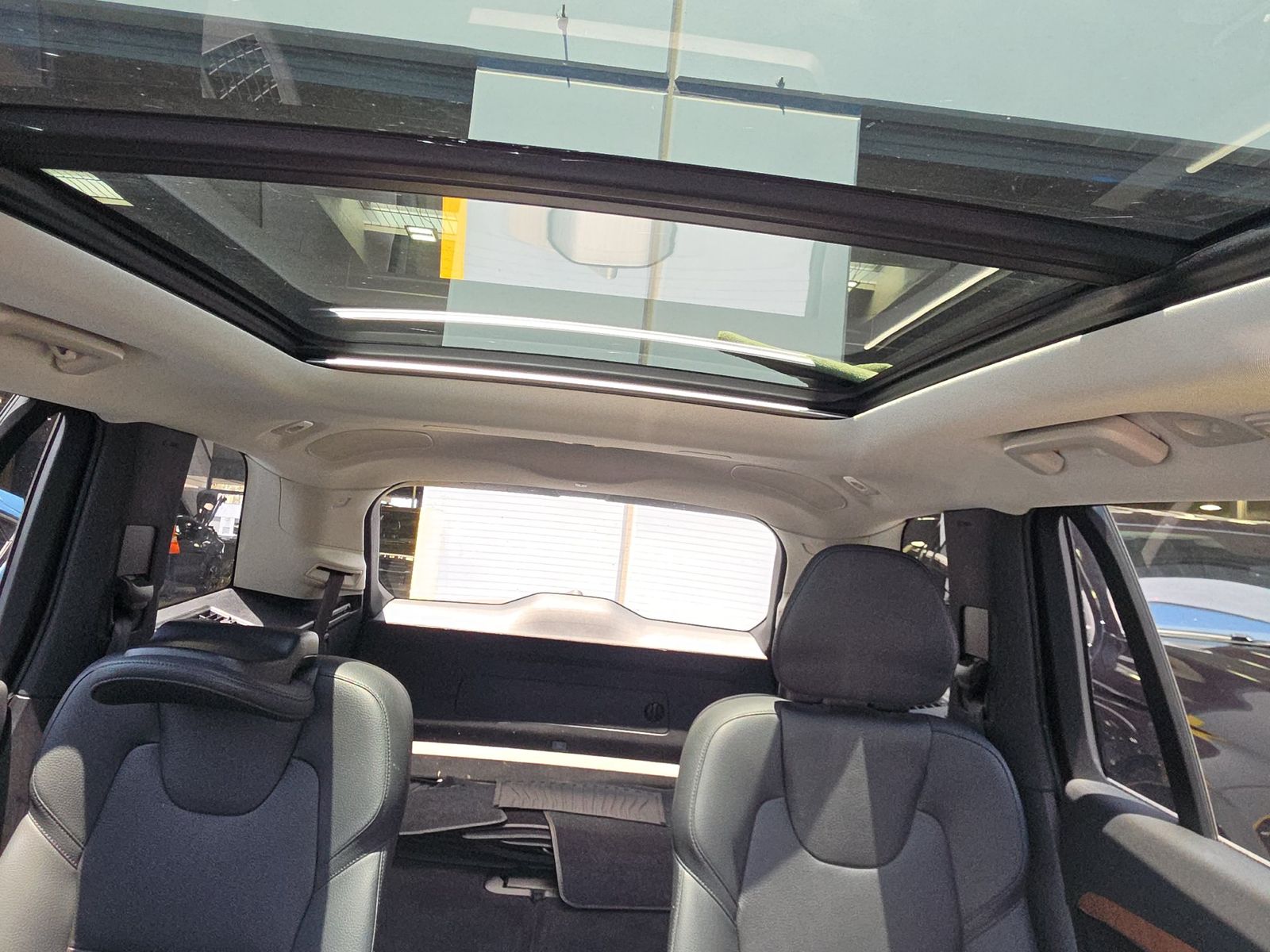 2023 Volvo XC90 B6 Plus AWD