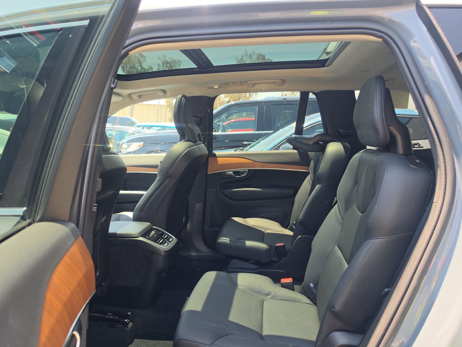2023 Volvo XC90 B6 Plus AWD