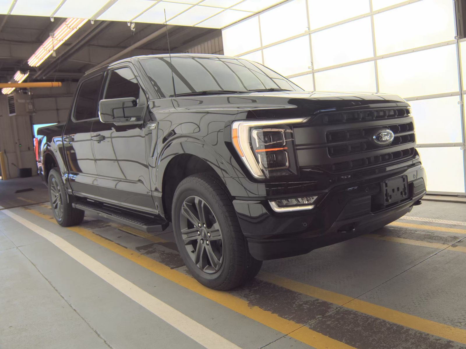2023 Ford F-150 Lariat AWD