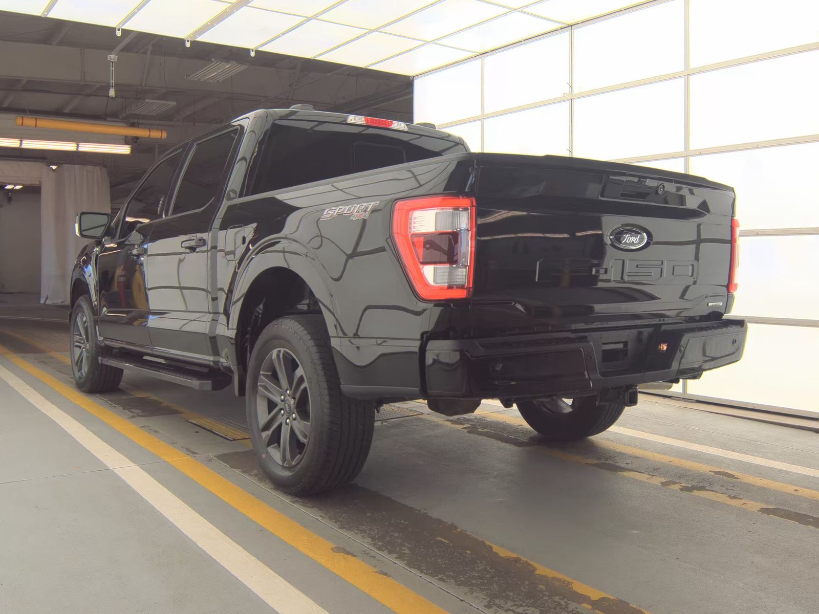 2023 Ford F-150 Lariat AWD