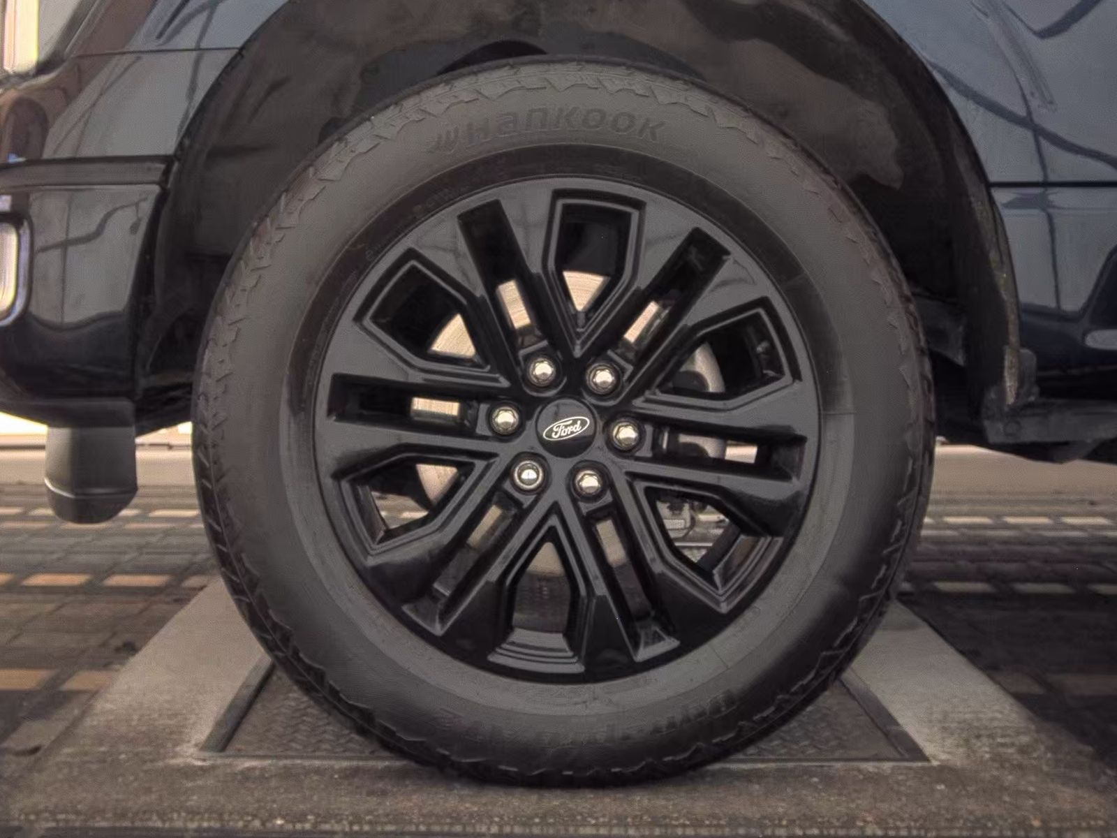 2024 Ford F-150 Hybrid Lariat AWD
