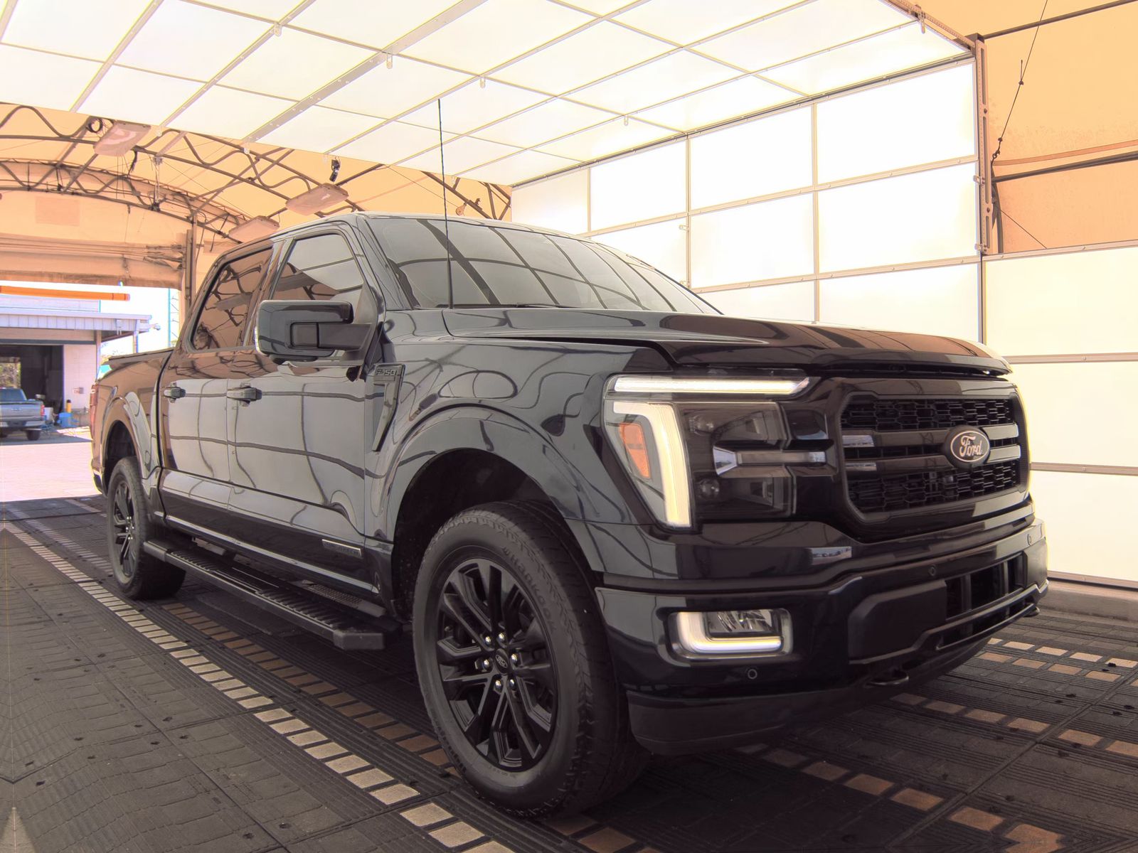 2024 Ford F-150 Hybrid Lariat AWD