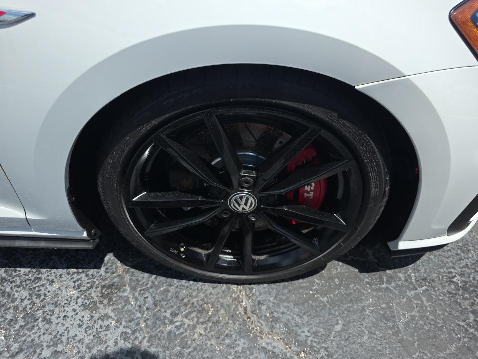 2021 Volkswagen Golf GTI 2.0T SE FWD