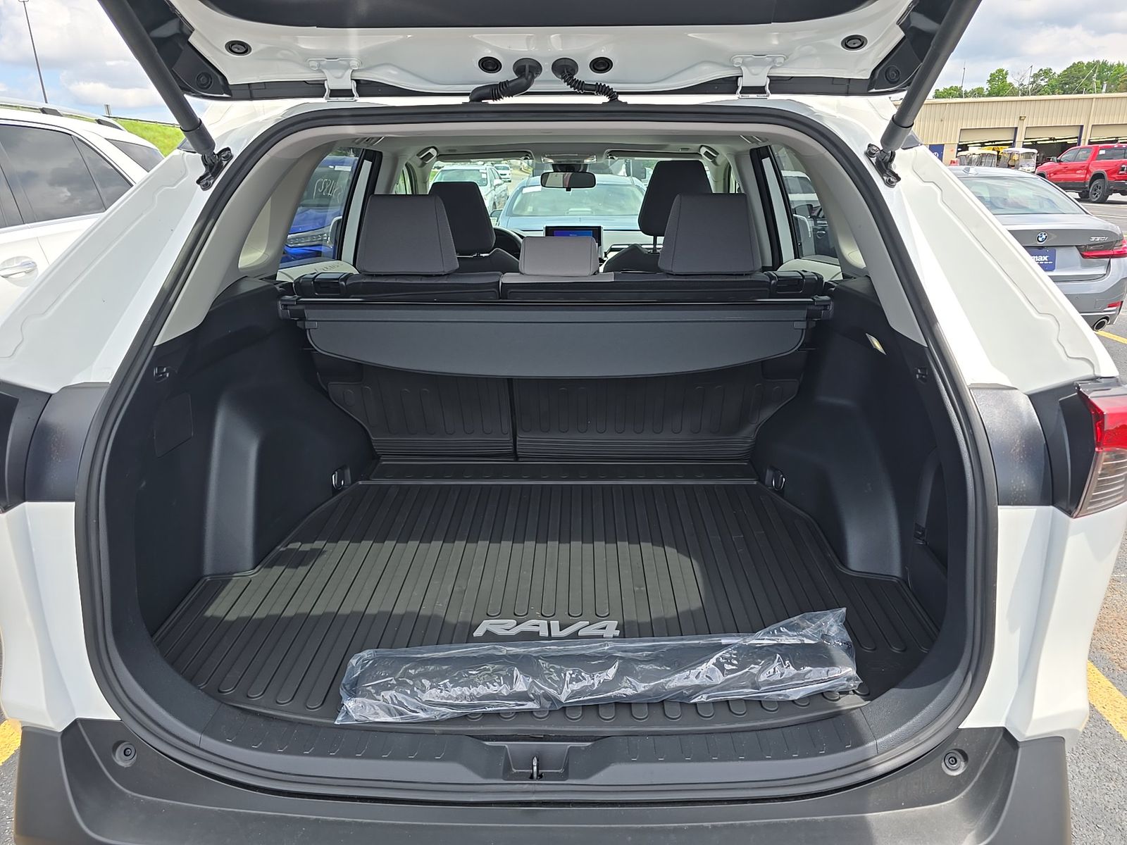2025 Toyota RAV4 Hybrid XLE AWD