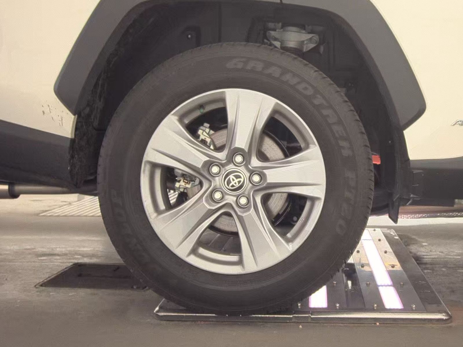 2025 Toyota RAV4 Hybrid XLE AWD
