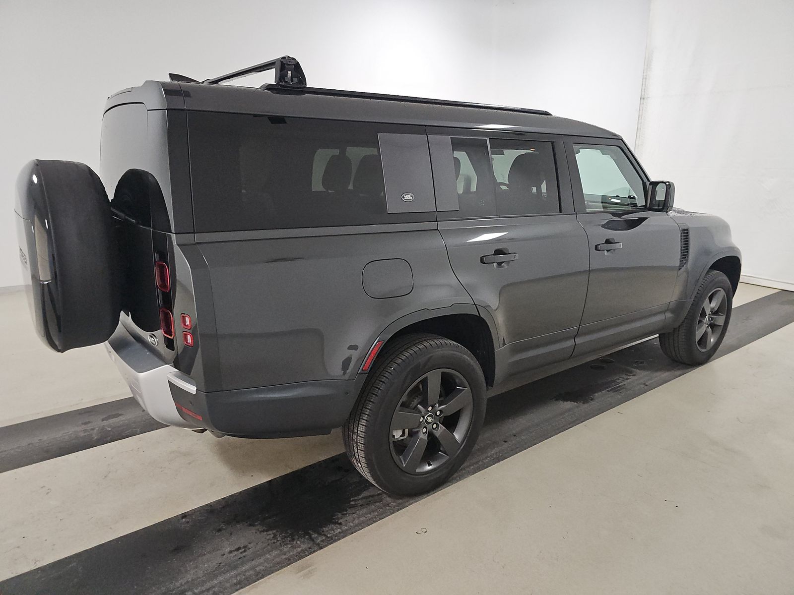 2023 Land Rover Defender 130 SE FWD