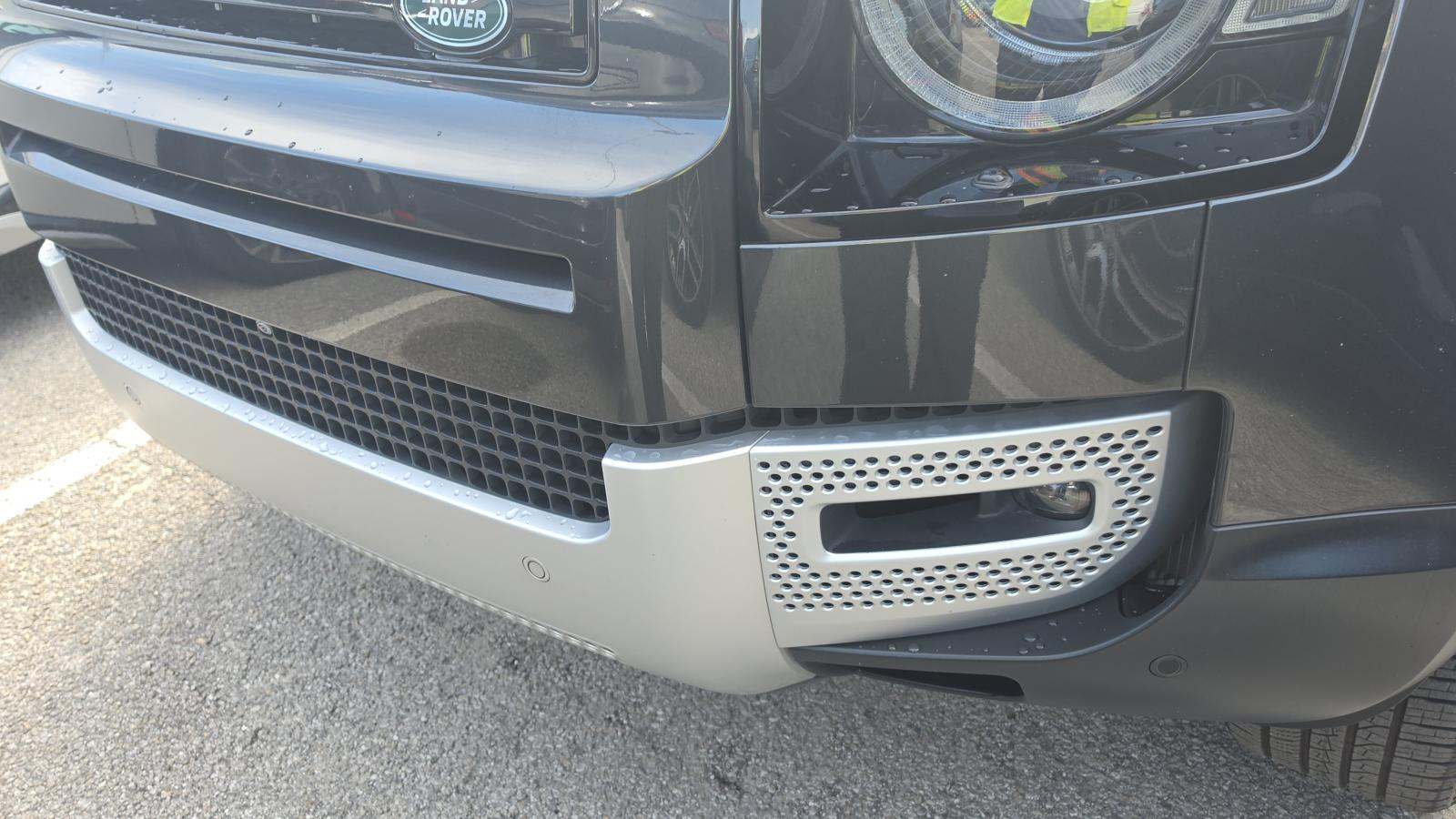 2023 Land Rover Defender 130 SE FWD