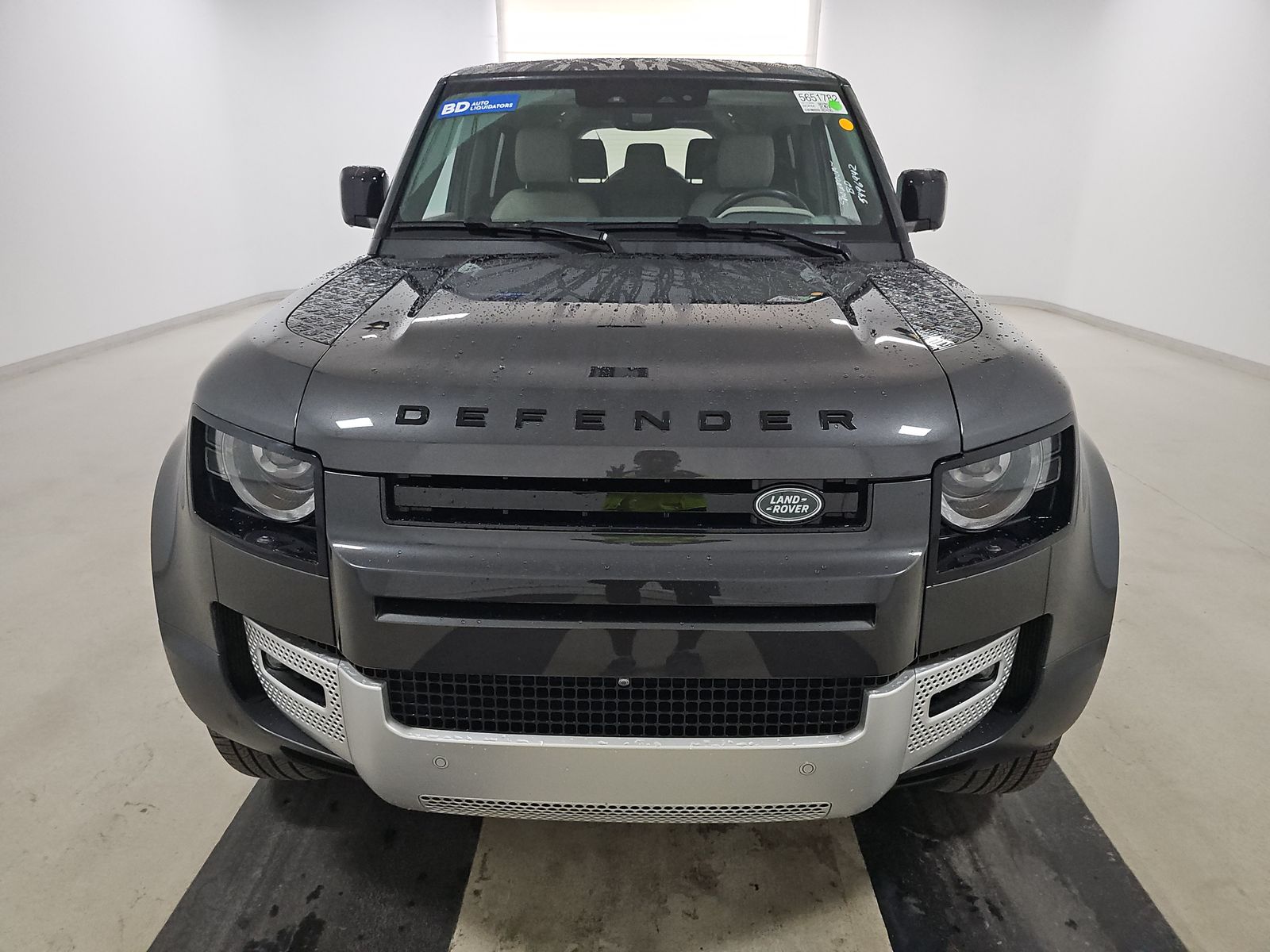 2023 Land Rover Defender 130 SE FWD