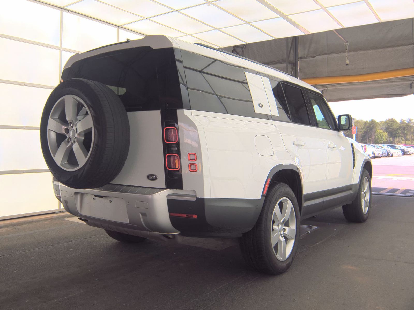 2023 Land Rover Defender 130 SE AWD