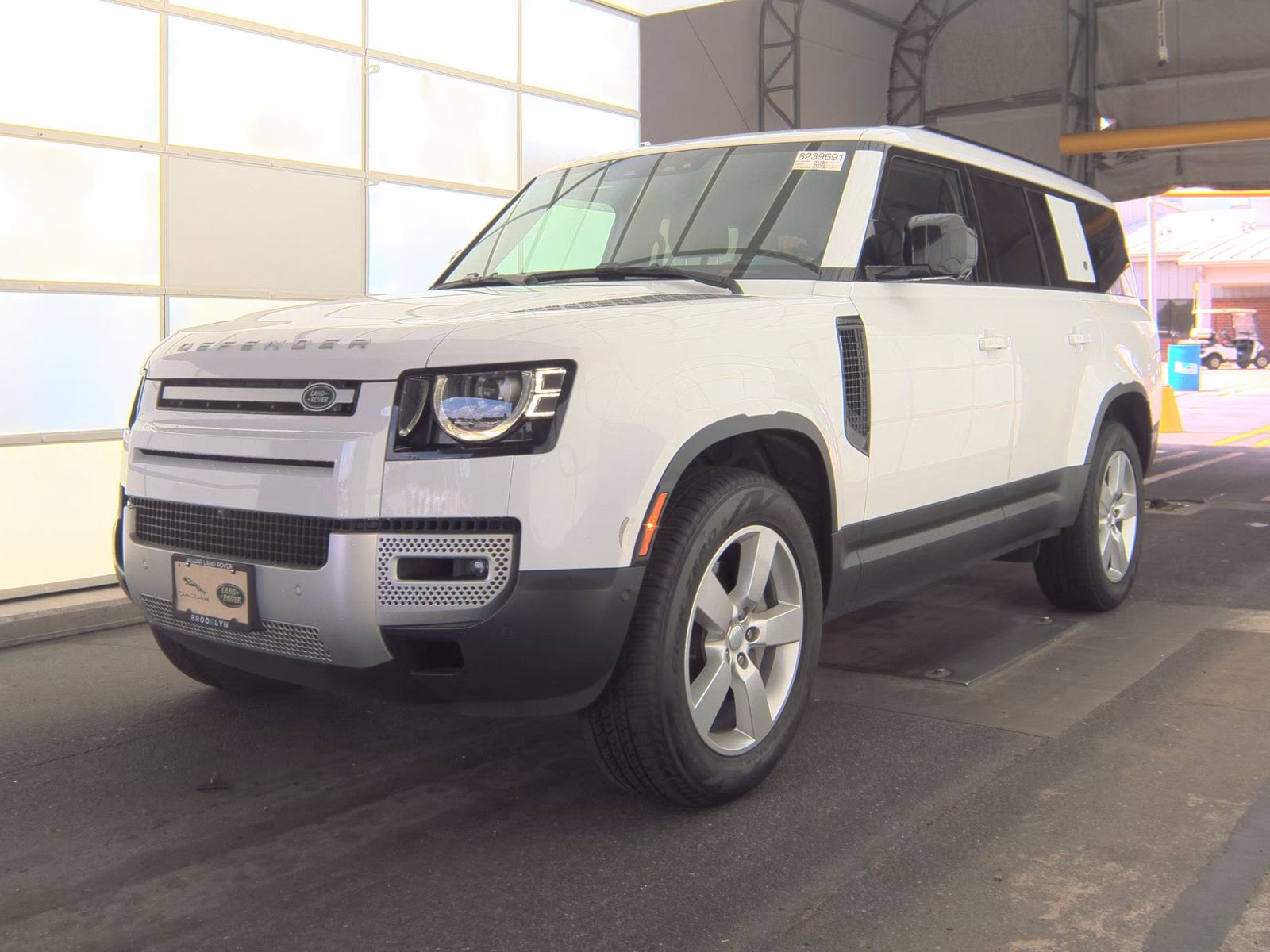 2023 Land Rover Defender 130 SE AWD
