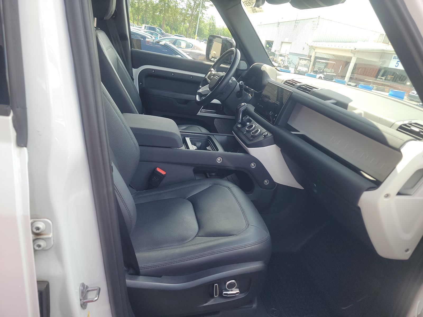 2023 Land Rover Defender 130 SE AWD