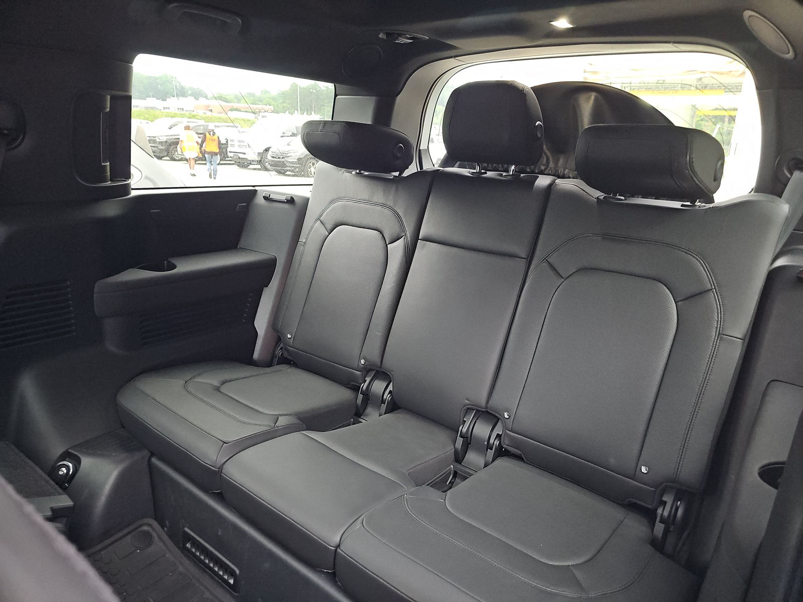 2023 Land Rover Defender 130 SE AWD