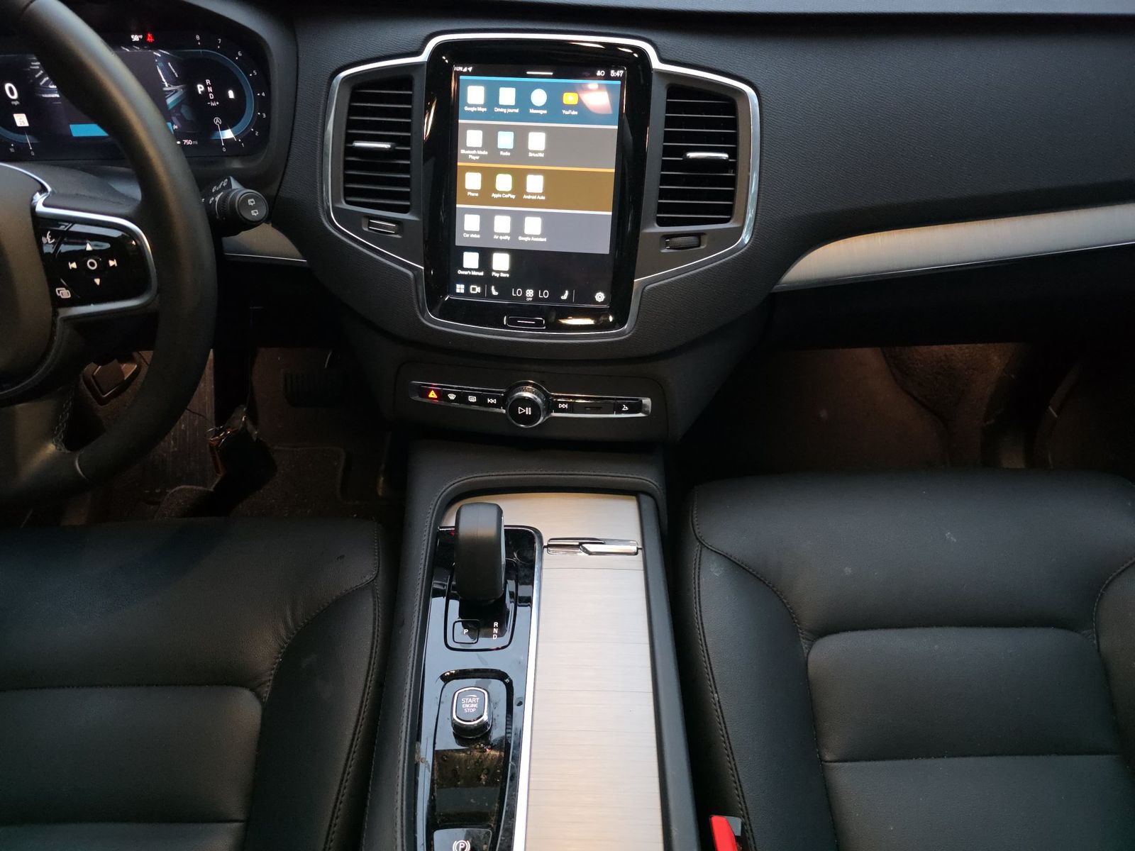 2025 Volvo XC90 B5 Core FWD