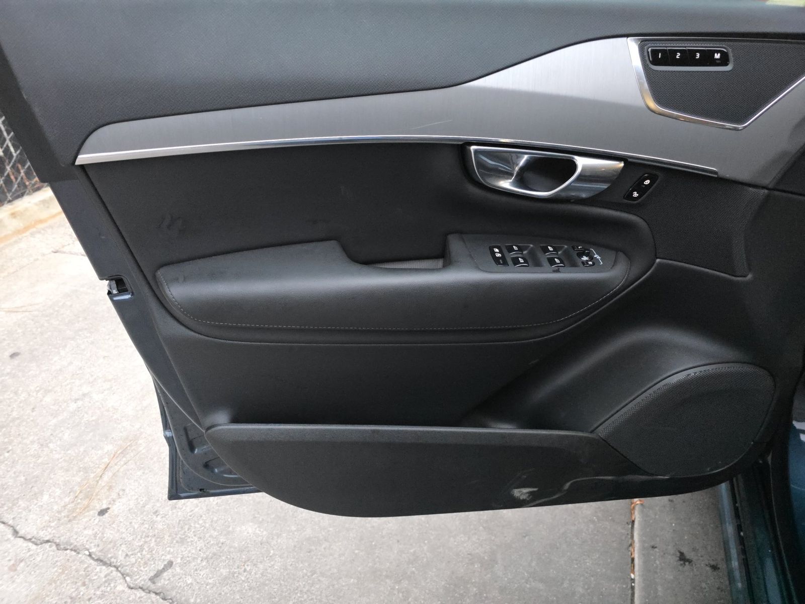 2025 Volvo XC90 B5 Core FWD