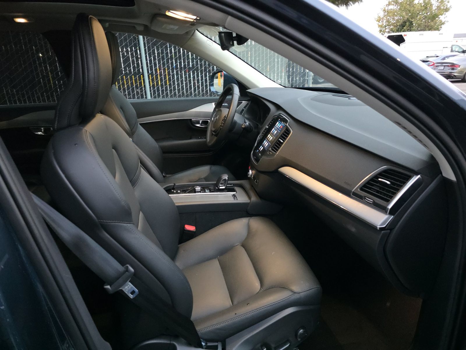 2025 Volvo XC90 B5 Core FWD