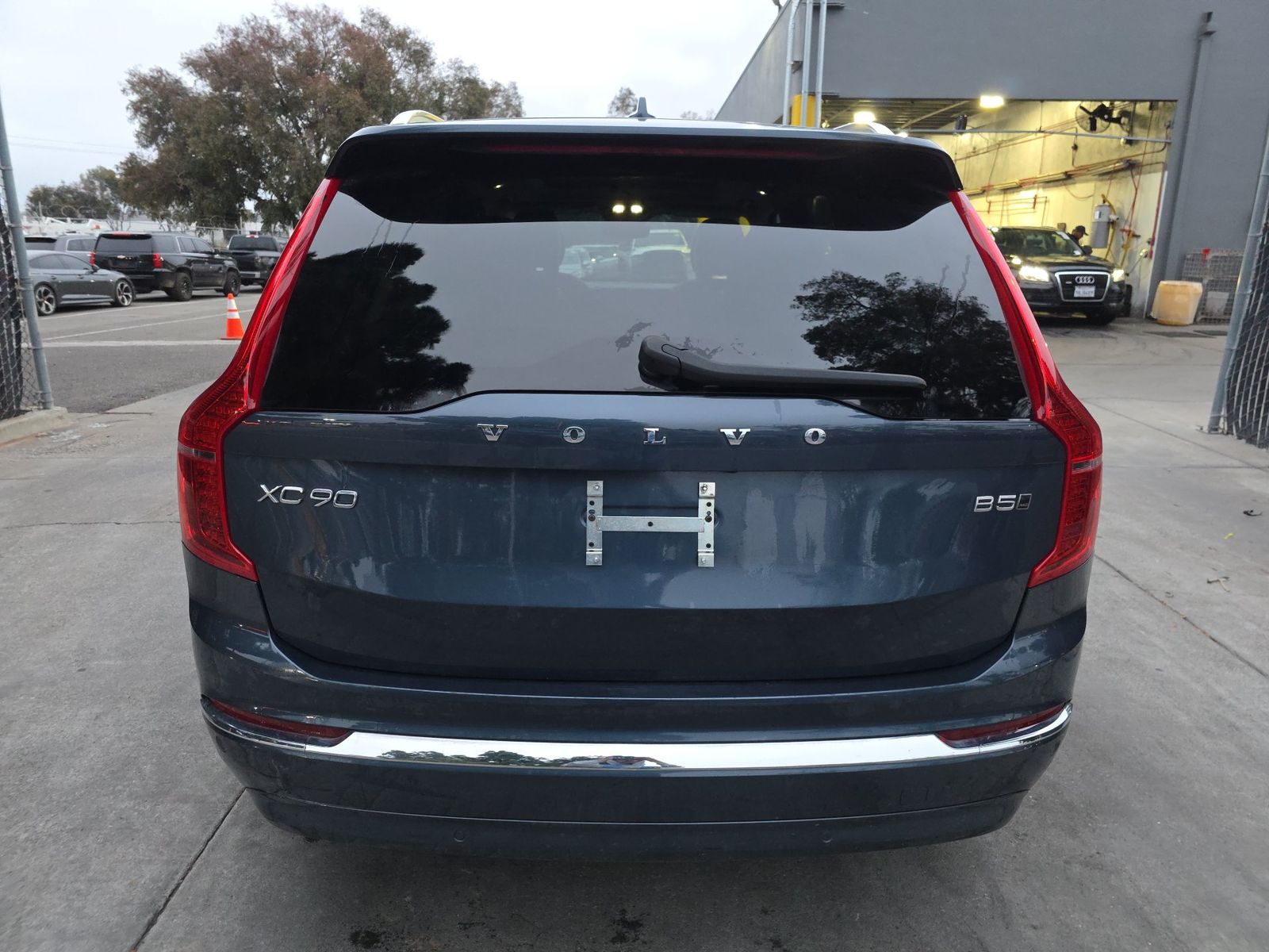 2025 Volvo XC90 B5 Core FWD