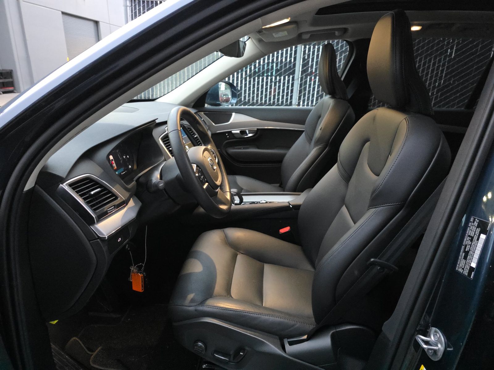 2025 Volvo XC90 B5 Core FWD