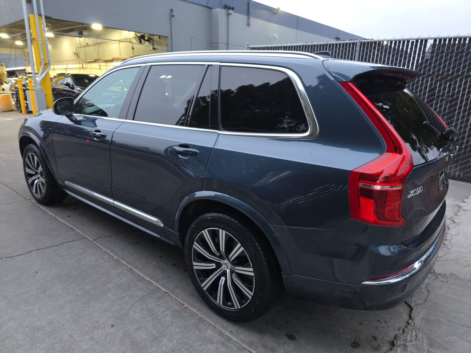 2025 Volvo XC90 B5 Core FWD