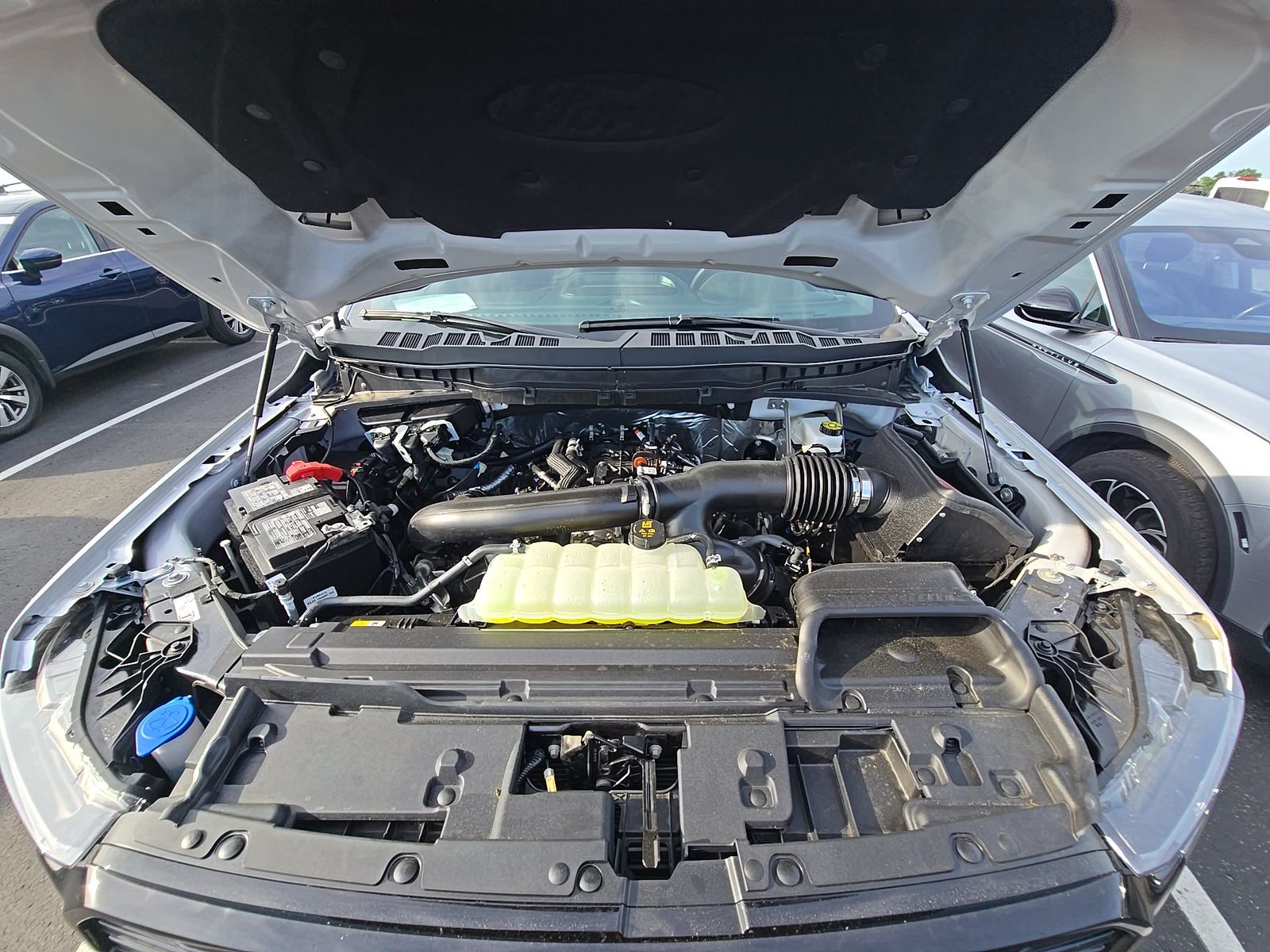 2025 Ford F-150 Platinum AWD