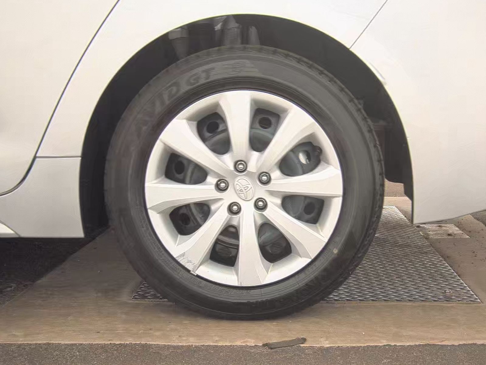 2026 Toyota Corolla Hybrid LE FWD