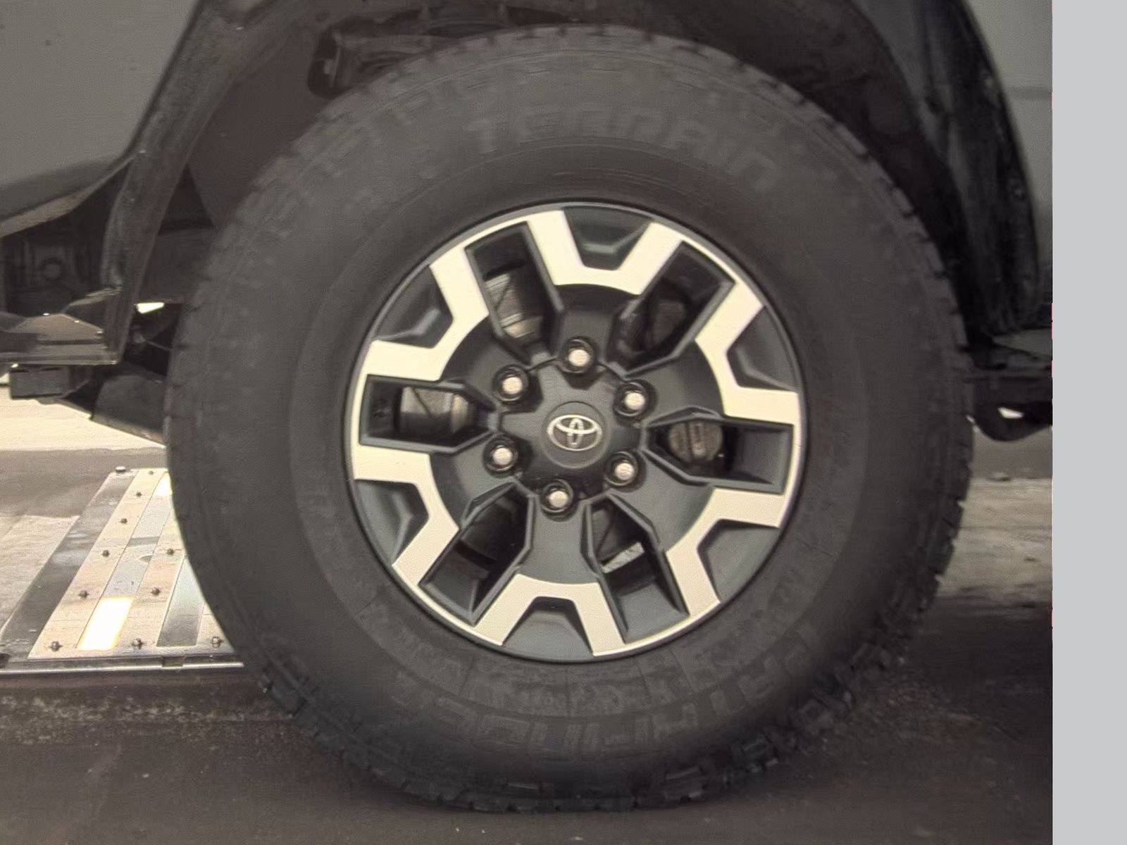 2023 Toyota Tacoma SR AWD