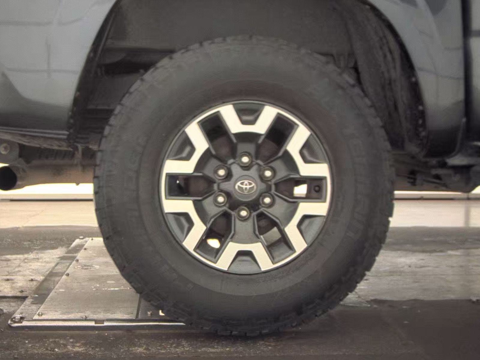 2023 Toyota Tacoma SR AWD