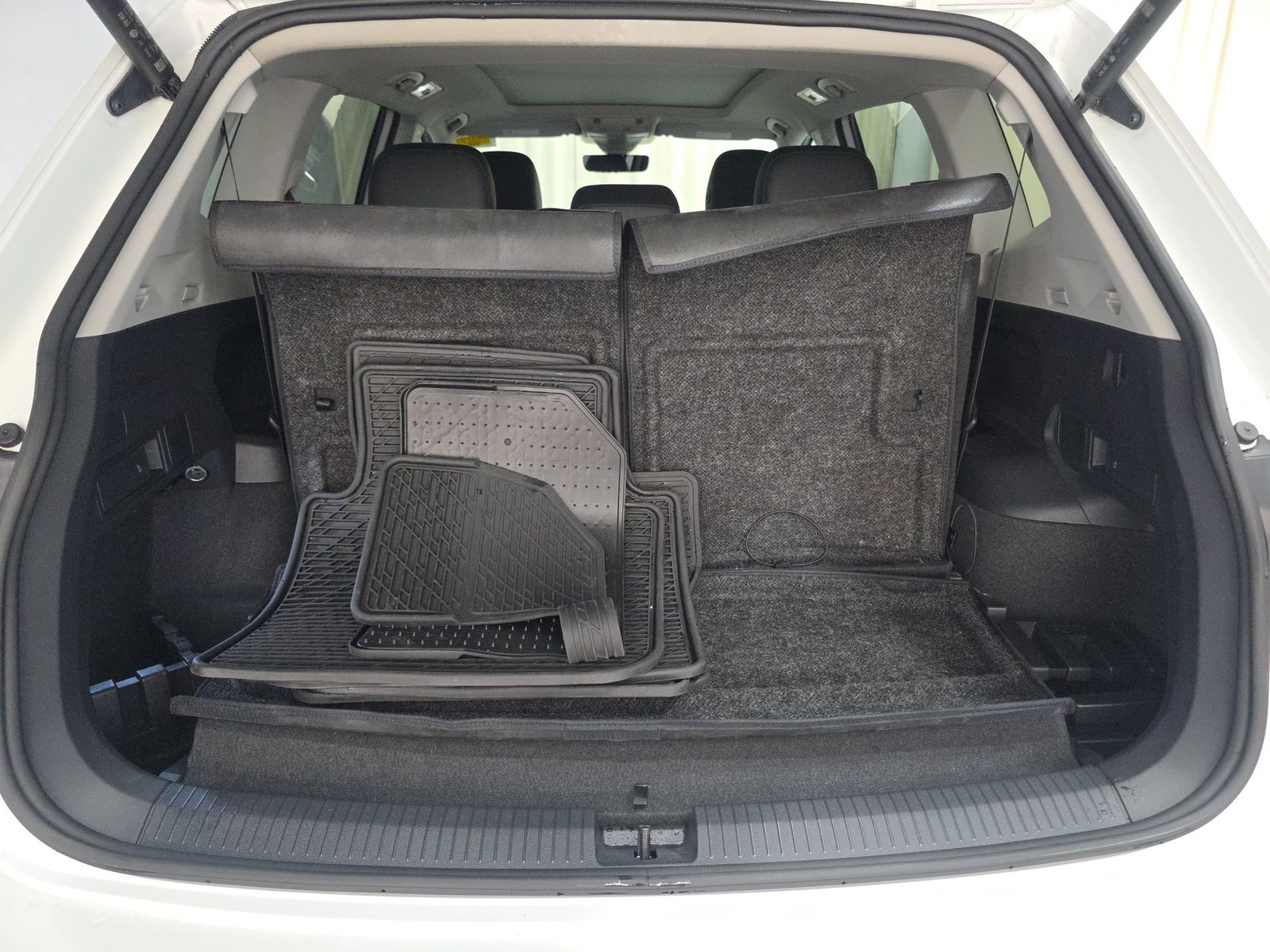 2023 Volkswagen Tiguan 2.0T SE FWD