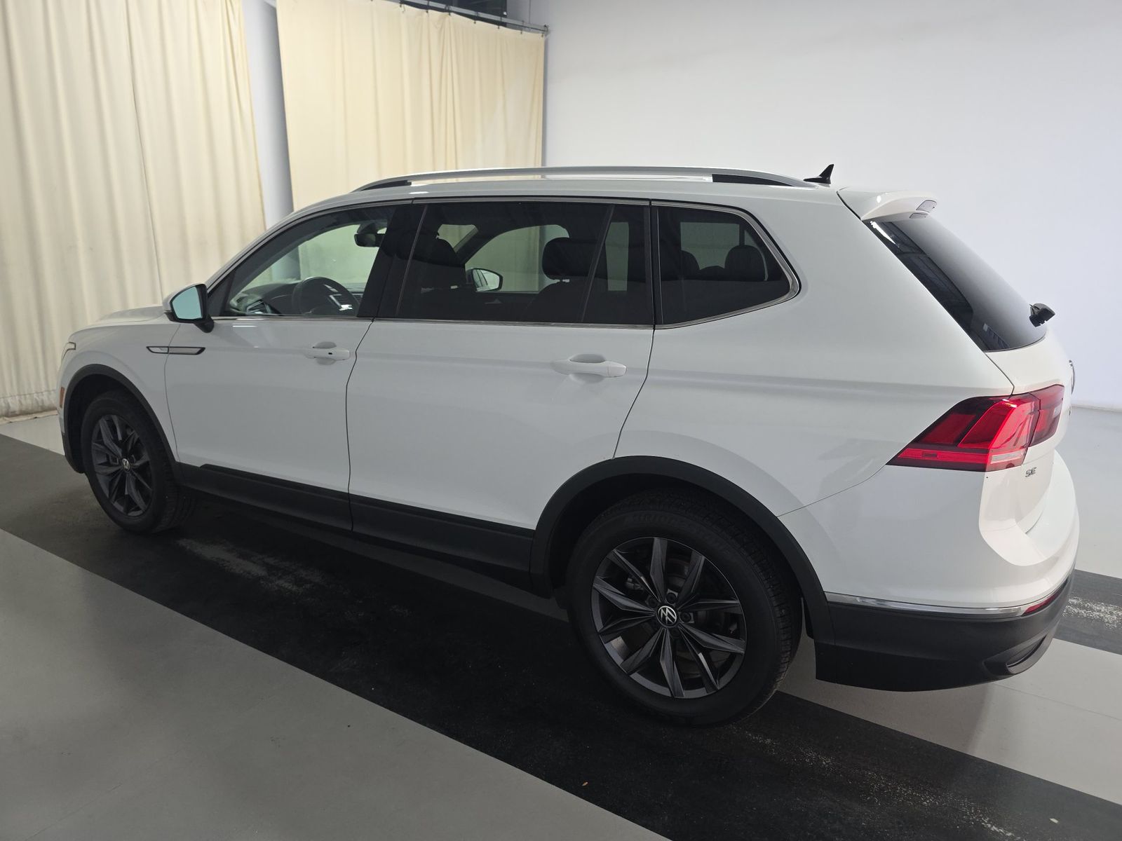2023 Volkswagen Tiguan 2.0T SE FWD