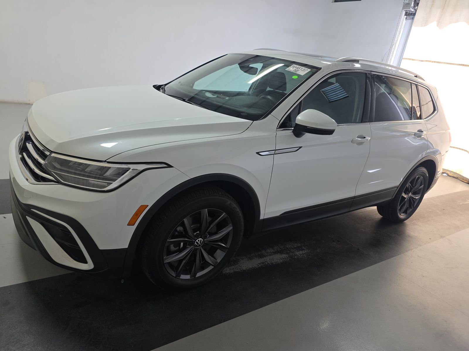 2023 Volkswagen Tiguan 2.0T SE FWD