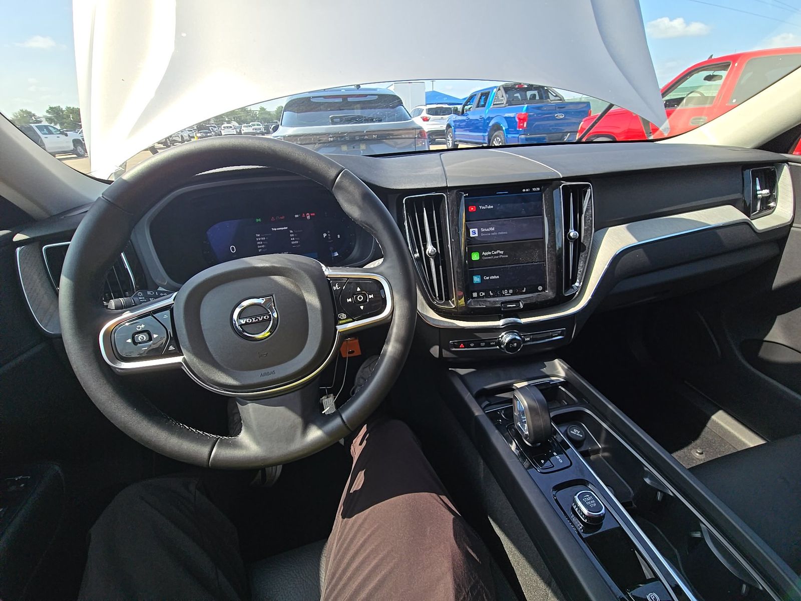 2025 Volvo XC60 B5 Plus AWD