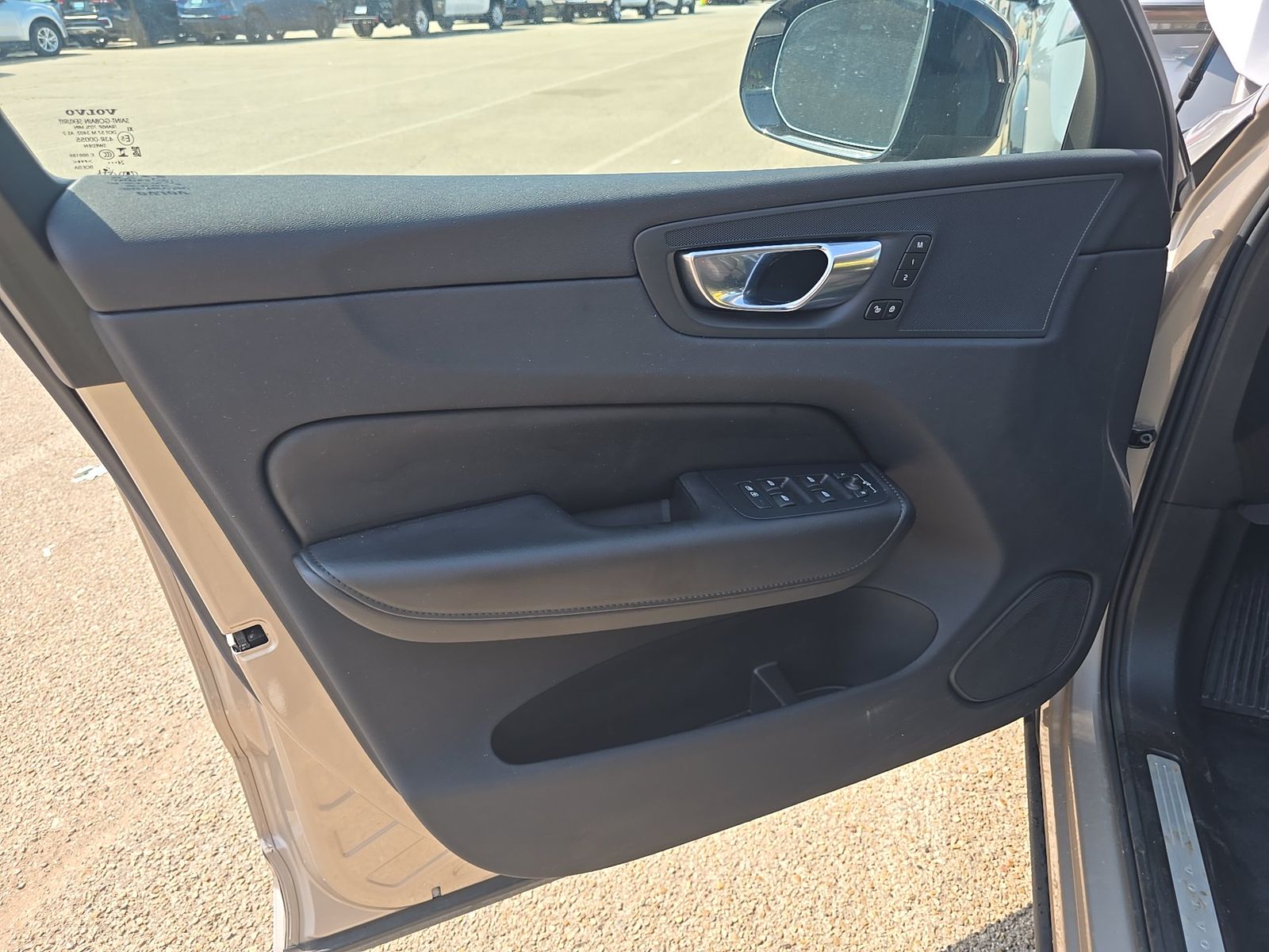 2025 Volvo XC60 B5 Plus AWD