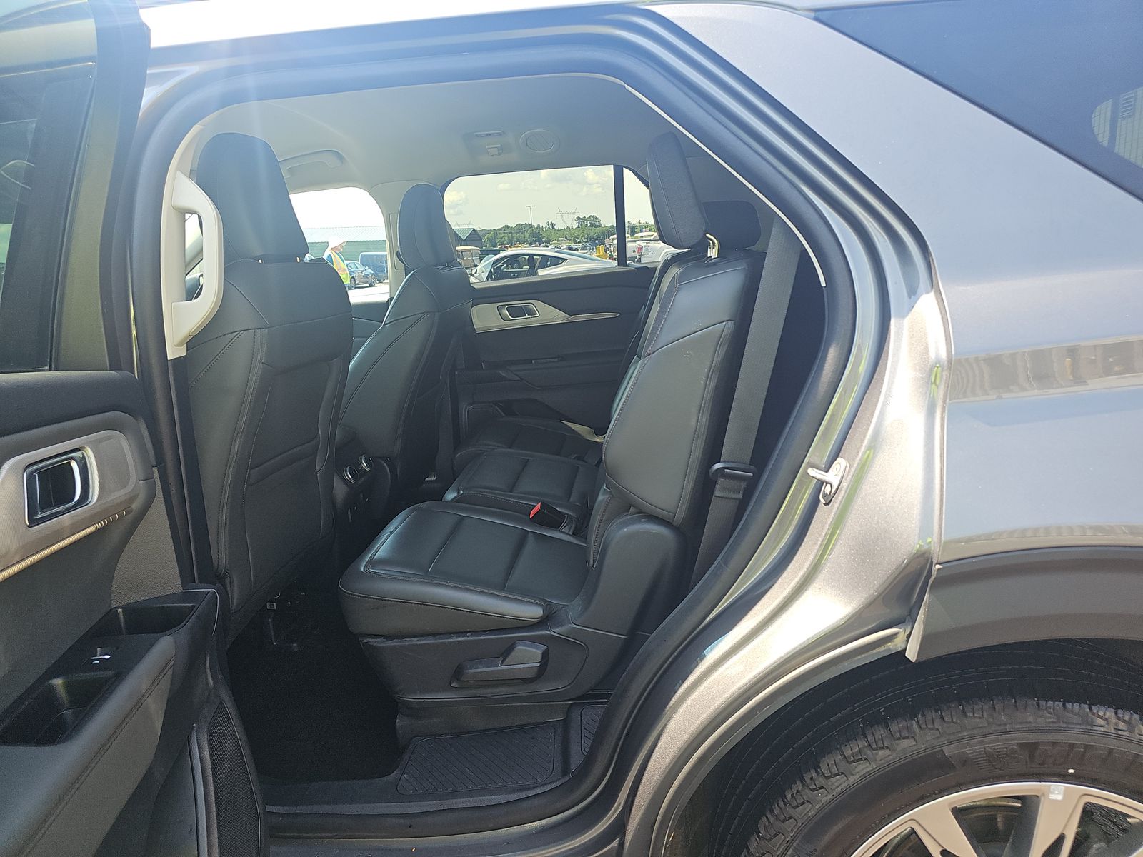 2025 Ford Explorer Active AWD