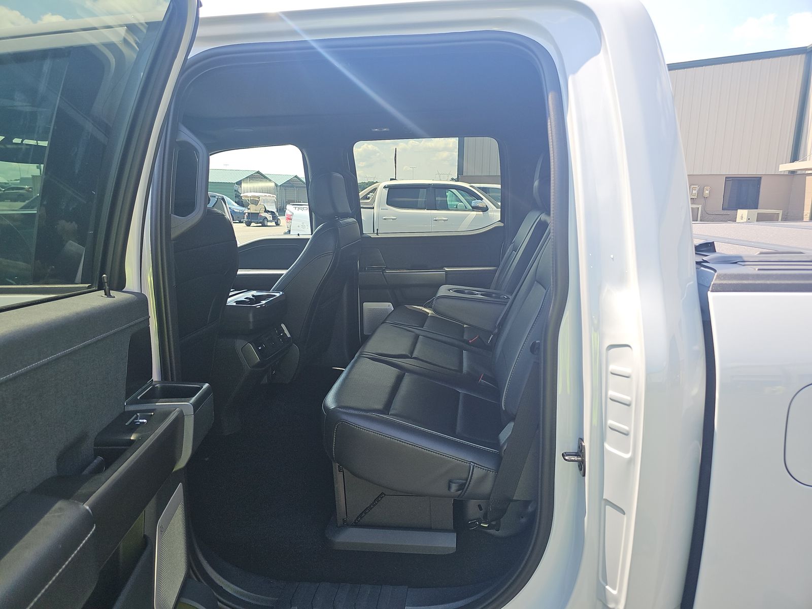 2025 Ford F-150 Lariat AWD