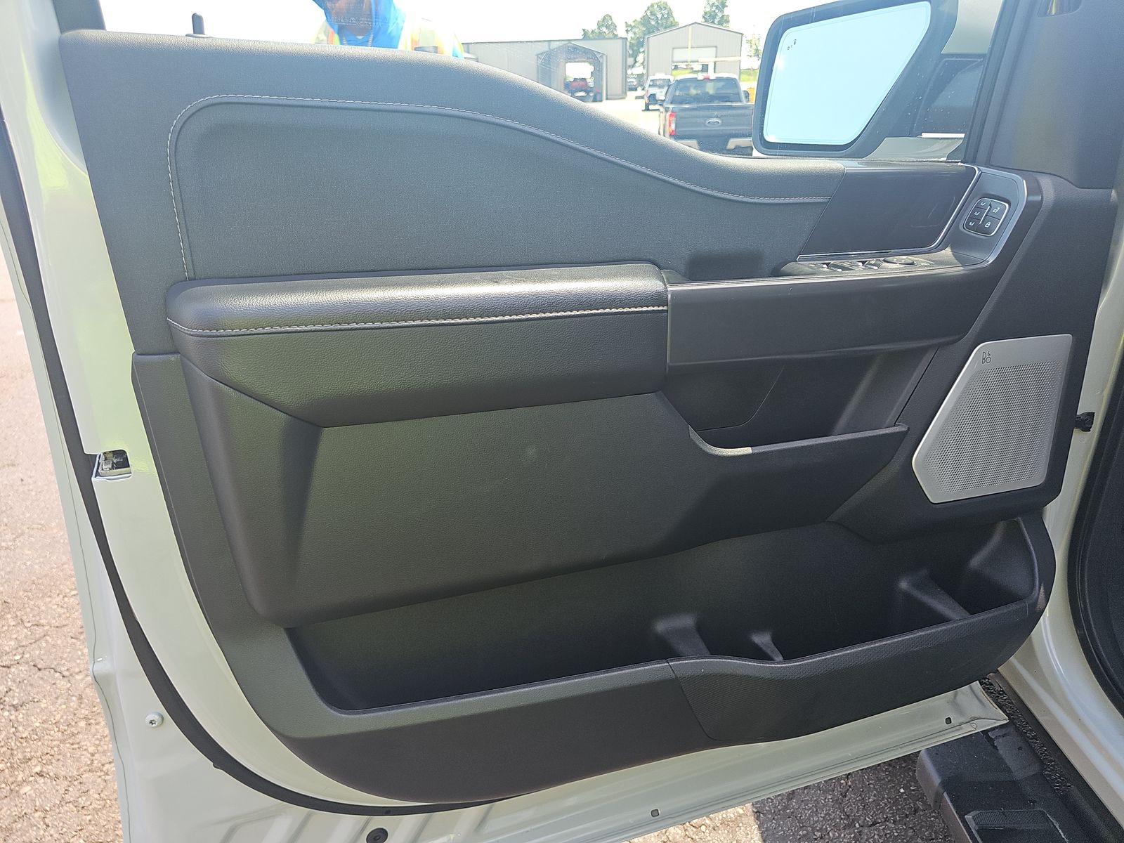 2025 Ford F-150 Lariat AWD