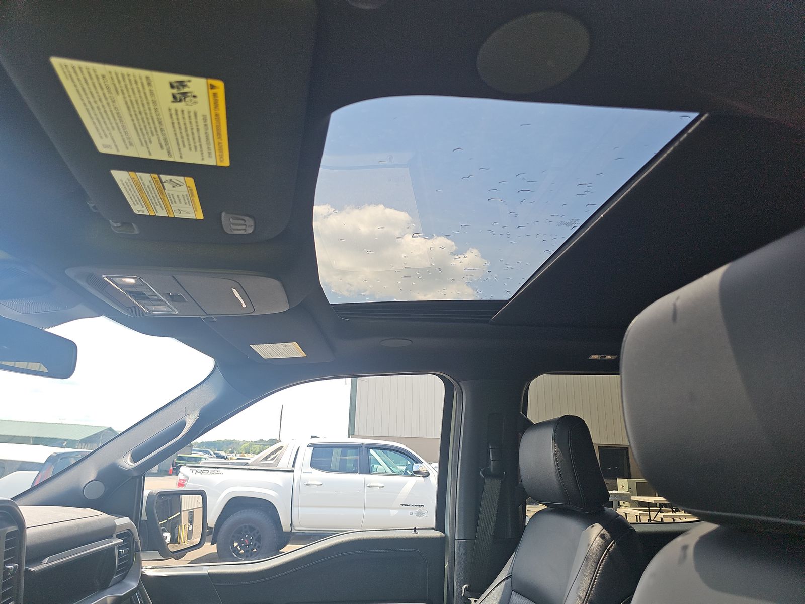2025 Ford F-150 Lariat AWD