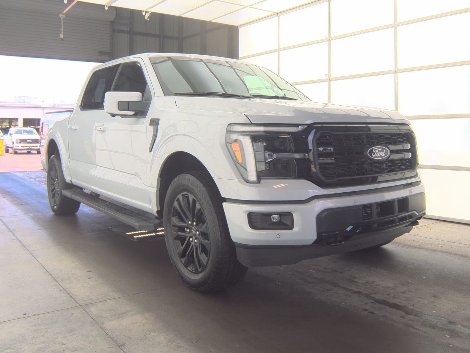 2025 Ford F-150 Lariat AWD
