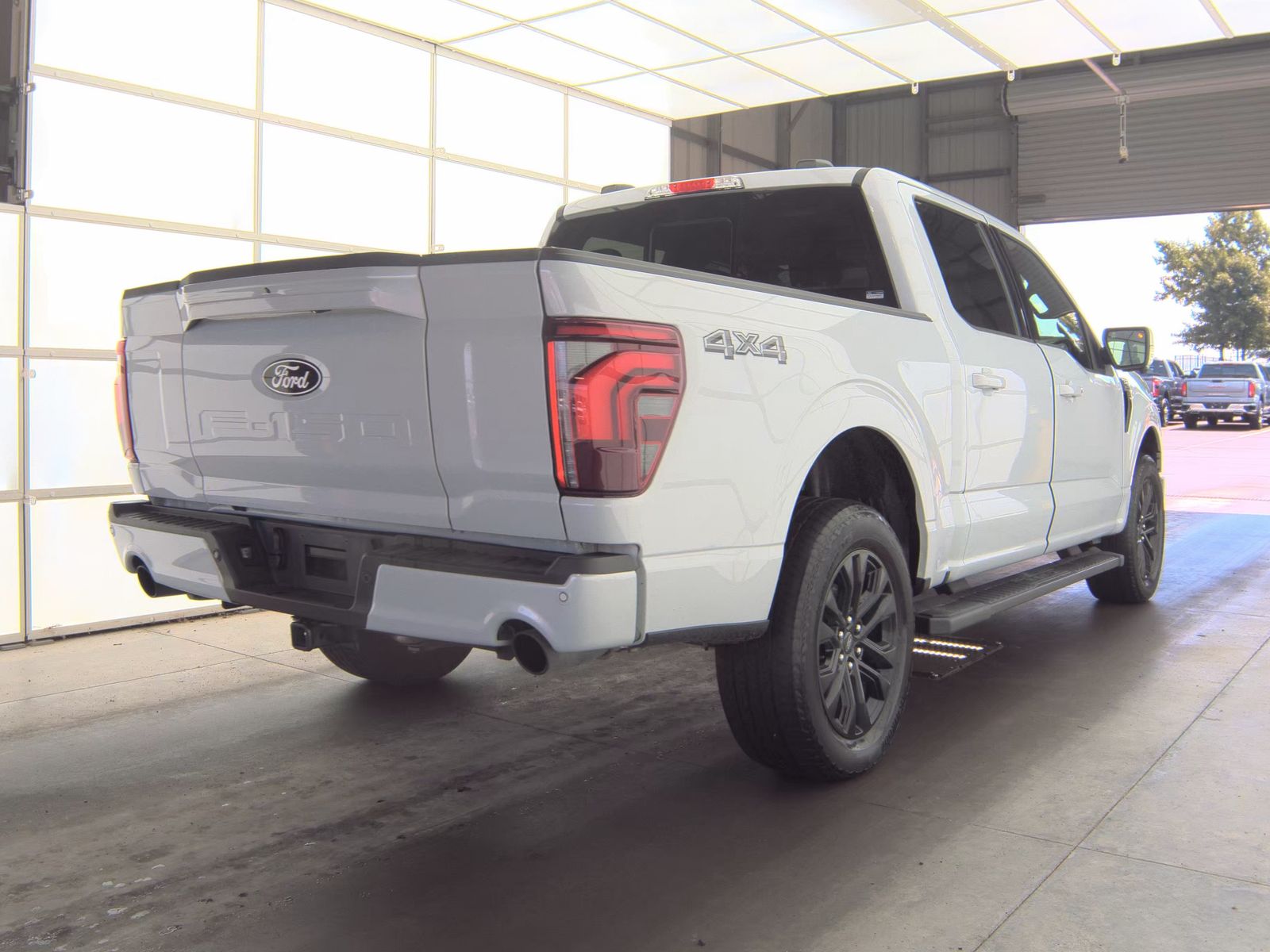 2025 Ford F-150 Lariat AWD