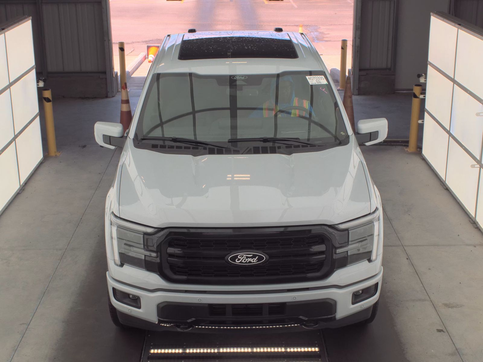 2025 Ford F-150 Lariat AWD