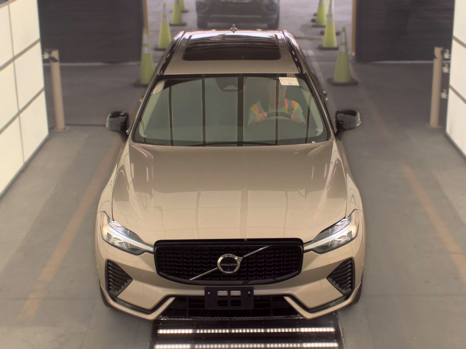 2025 Volvo XC60 B5 Plus AWD
