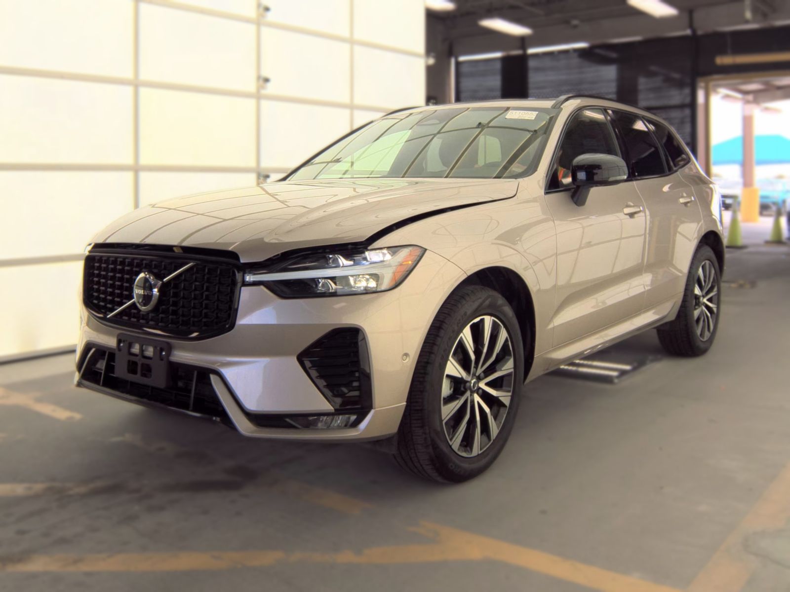 2025 Volvo XC60 B5 Plus AWD