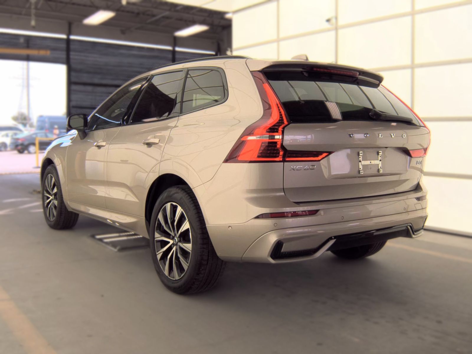 2025 Volvo XC60 B5 Plus AWD