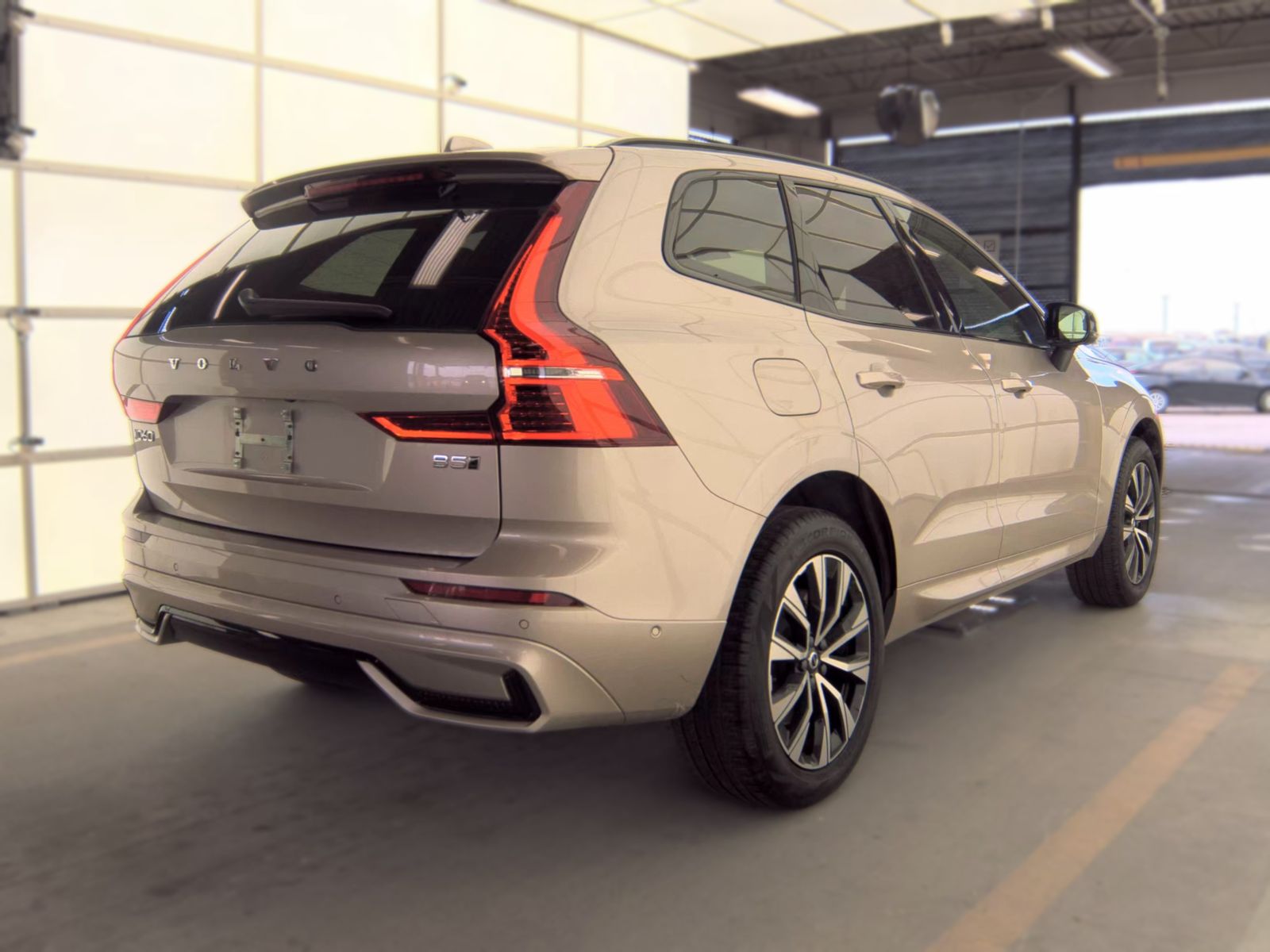 2025 Volvo XC60 B5 Plus AWD