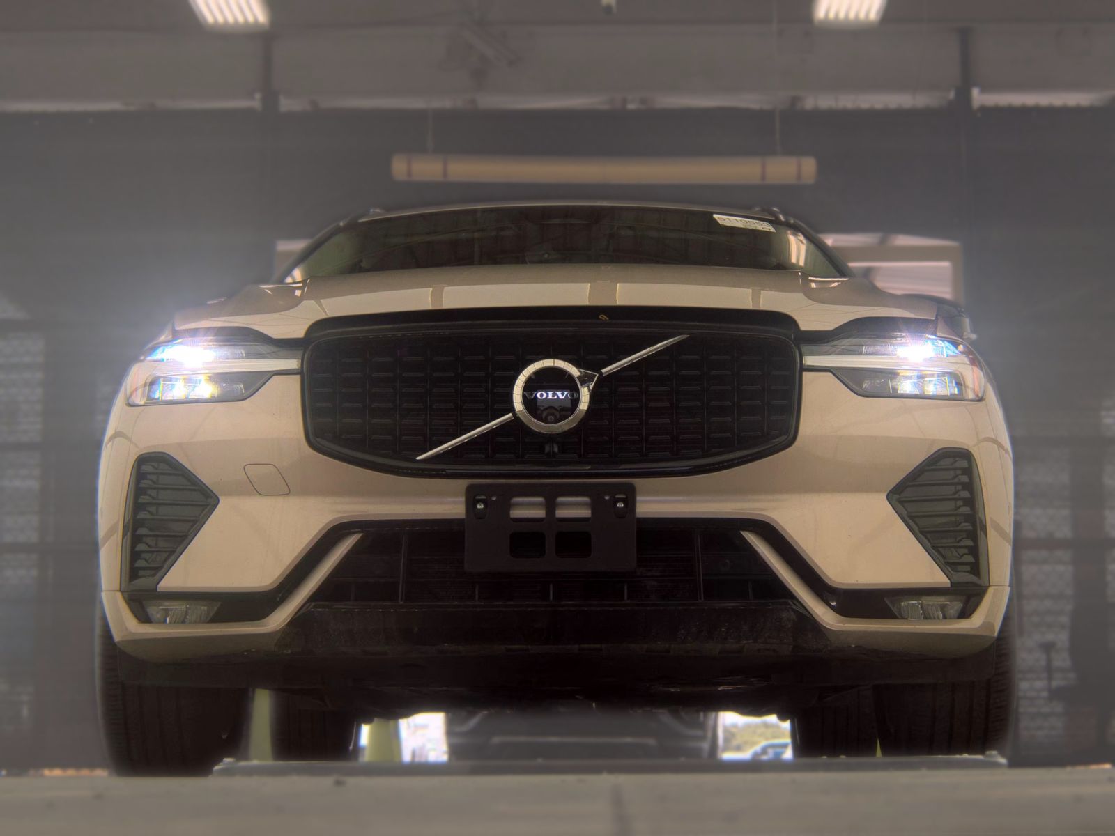 2025 Volvo XC60 B5 Plus AWD